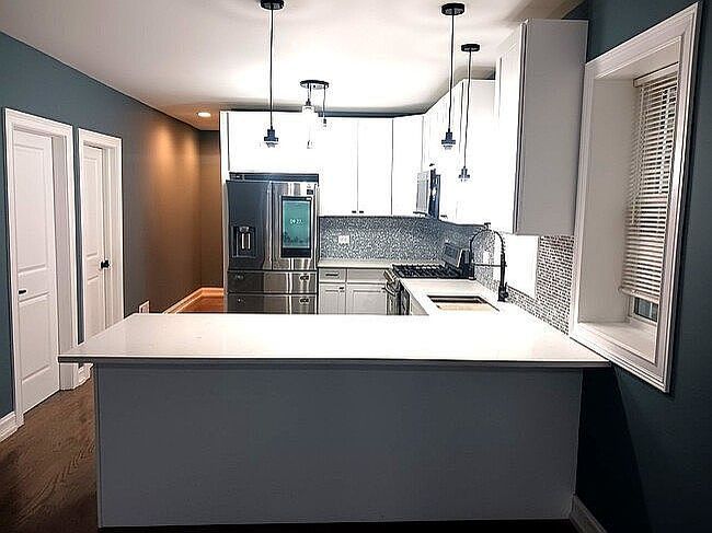 Image of 2929 N Harding Ave