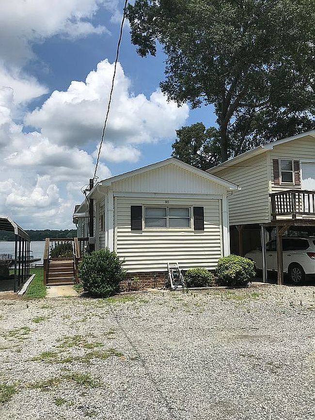 Photo of 150 Lakeshore Dr, Salisbury, NC