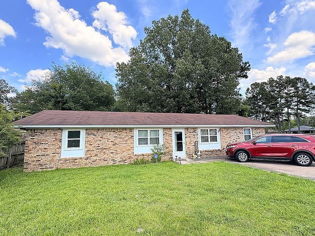 Photo of 2315 Oakwood Rd