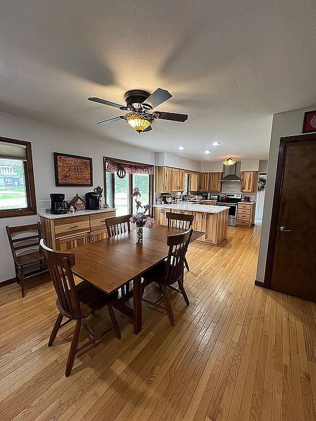 Image of 701 S Le Fevre Ave