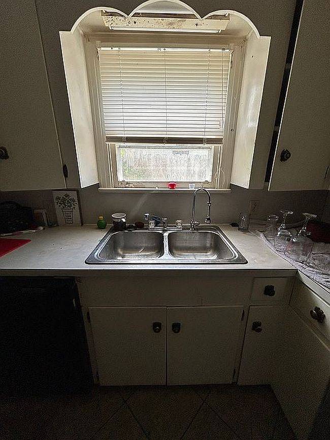 Additional photo 1 of property located at 1511 E Park Ave