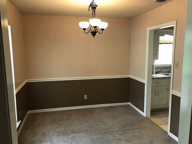 Additional photo 2 of property located at 9375 Ashwood Ct