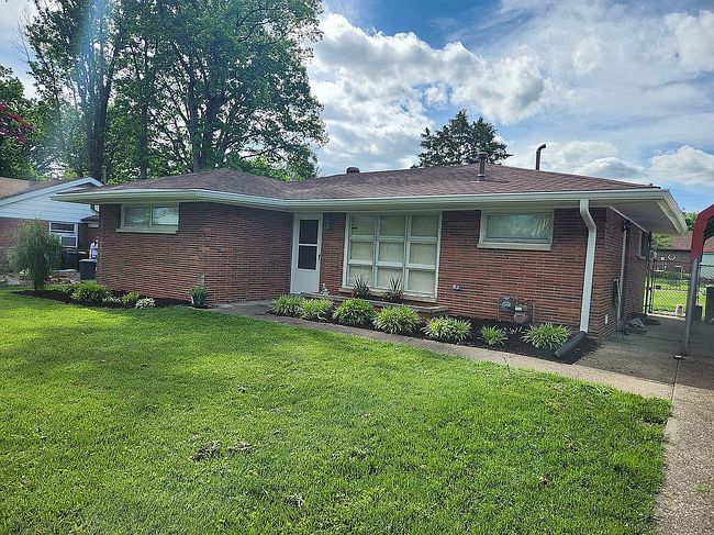Image of 2720 Hillview Dr