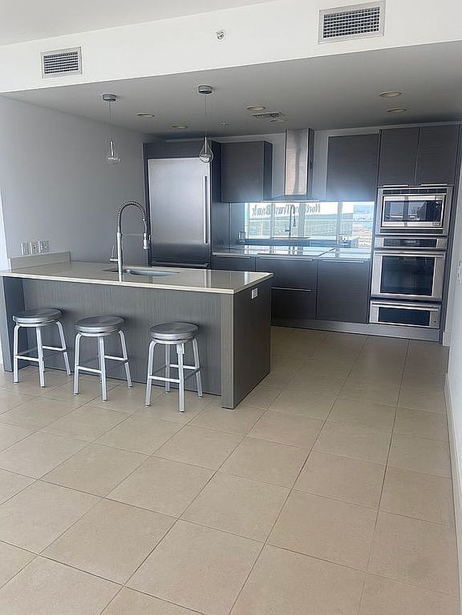 Additional photo 3 of property located at 175 1st St S Apt 1604