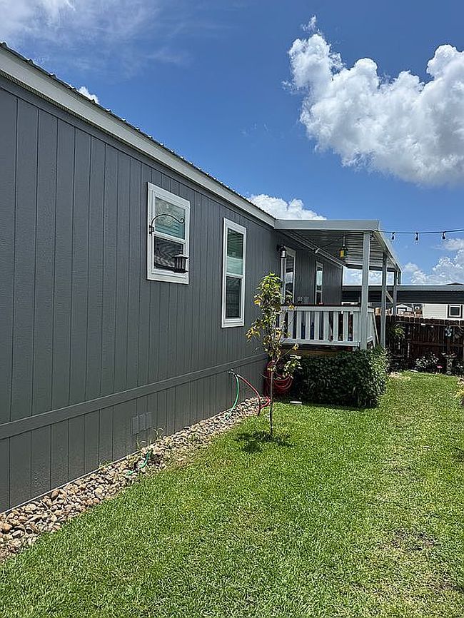 Photo of 158 Mooney Rd, Pearland, TX