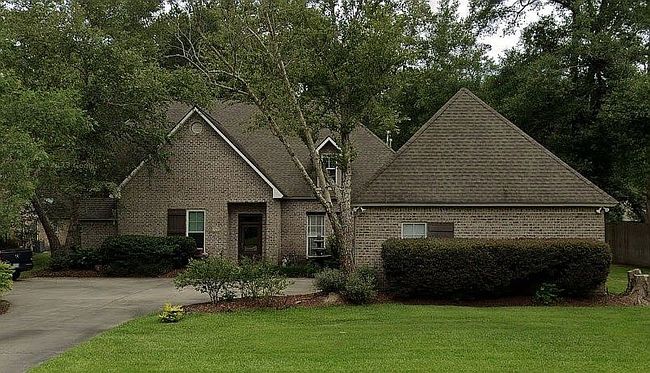 7220 C Jones Ln, Denham Springs, LA