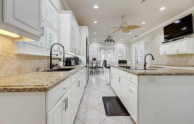 Additional photo 3 of property located at 2304 Winding Creek Ln