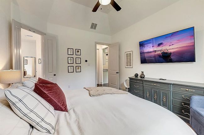 Photo of 1048 Whisper Willows Dr, Fort Worth, TX