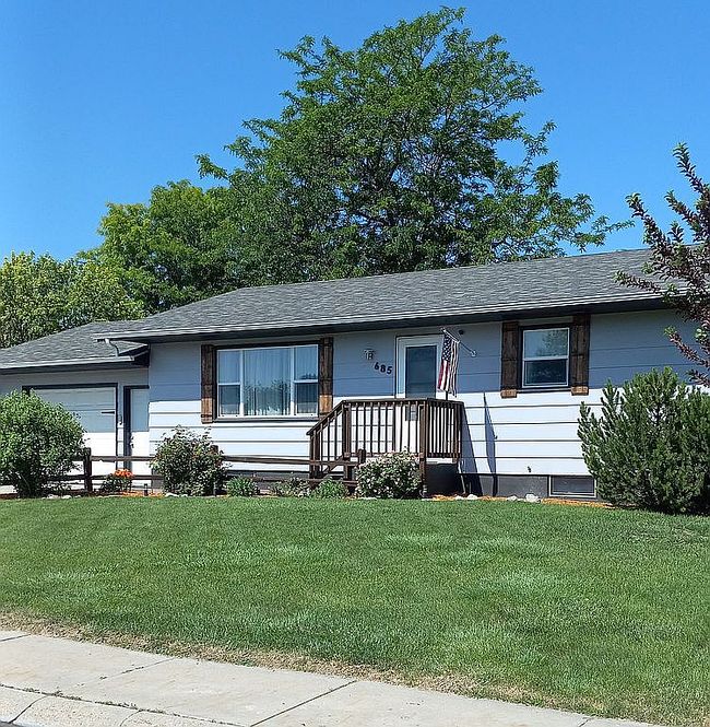 Photo of 685 15th St, Gering, NE