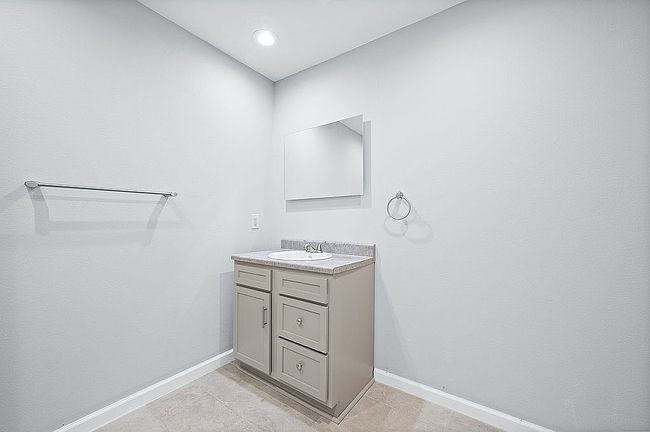 Additional photo 1 of property located at 1606 N Chautauqua Ave