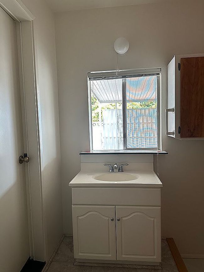 Image of 564 N 13th St