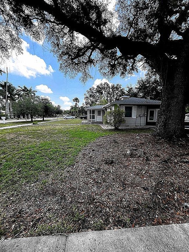 Image of 1632 Grove Ave
