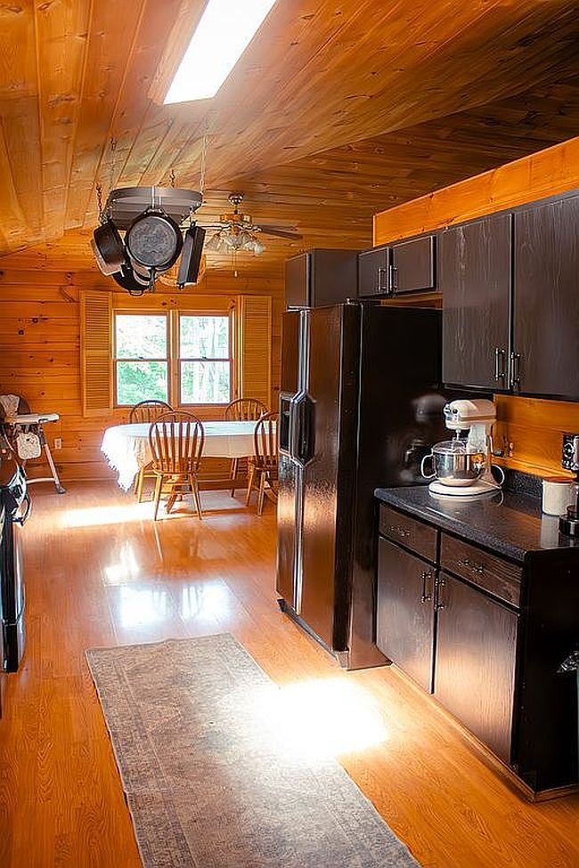 Image of 566 Pettit Rd
