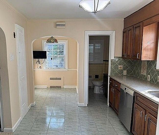 Photo of 1 Chauncey Ave, East Orange, NJ