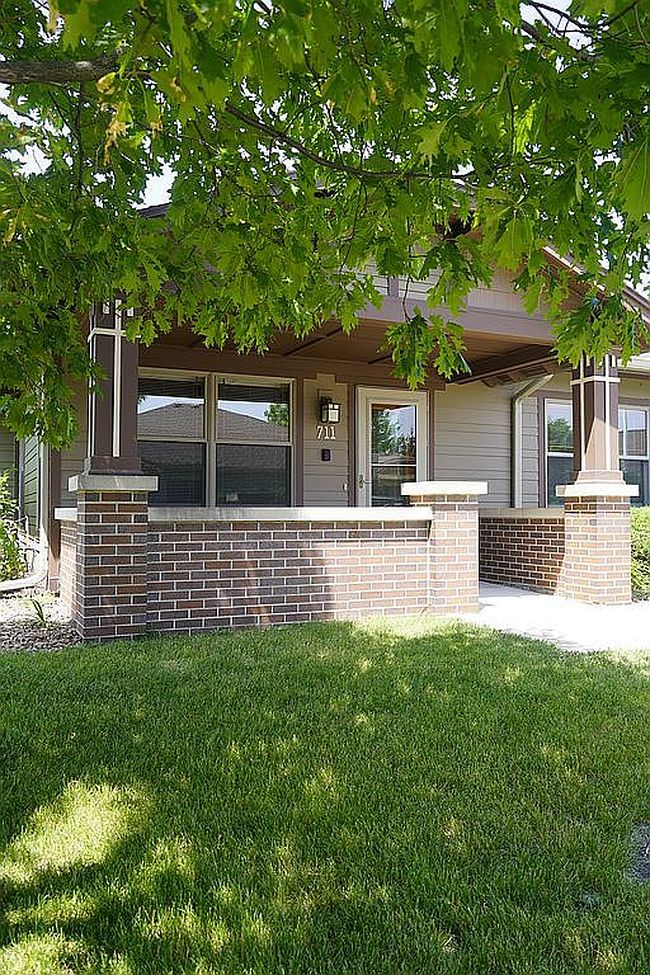 Photo of 711 Timberland Dr, Story City, IA