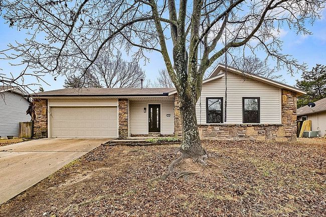 Image of 2587 E Ferguson Ave