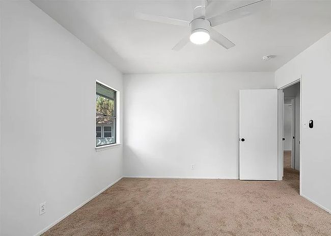 Photo of 5829 Bowcroft St Unit 4