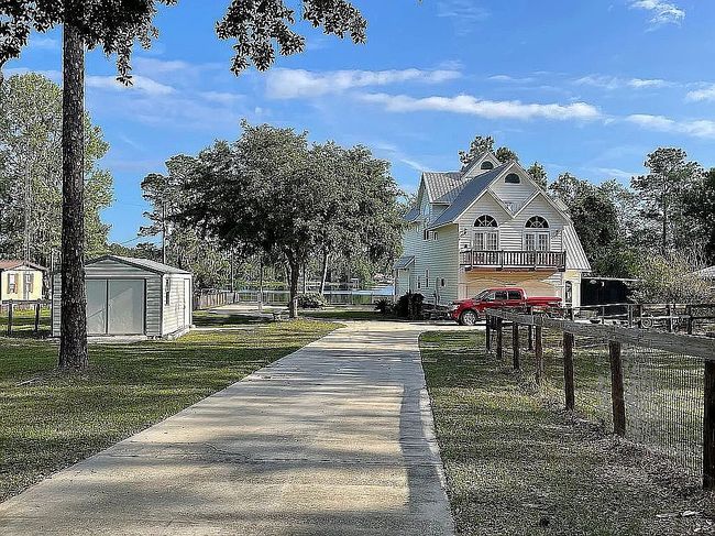 Photo of 221 Riley Lake Dr, Hawthorne, FL