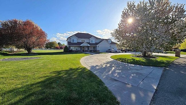Image of 3921 E Man O War Dr
