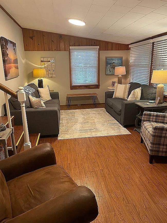 Photo of 510 Ben Eller Ln, Taylorsville, NC