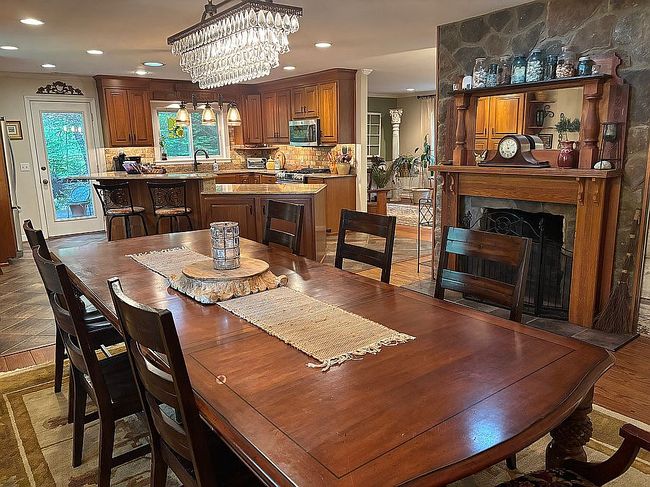 Image of 607 Landsdowne Dr