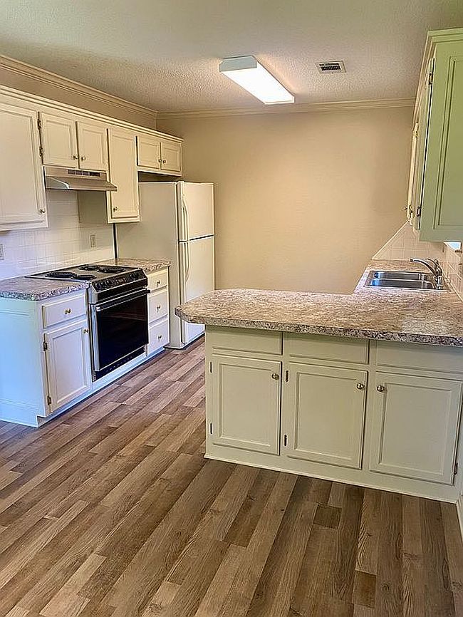 Photo of 908 N 20th St, Van Buren, AR