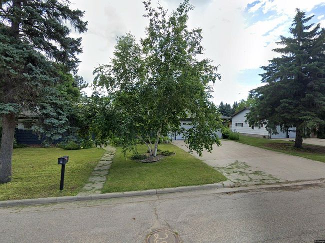 Photo of 310 15th Ave Se, Devils Lake, ND