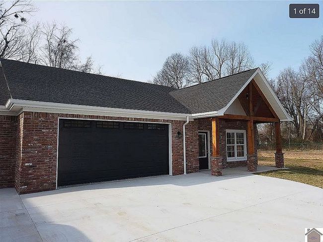 Image of 123 Long Dr
