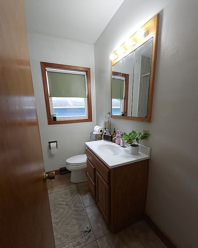 Photo of 119 Crescent Ave, Decorah, IA