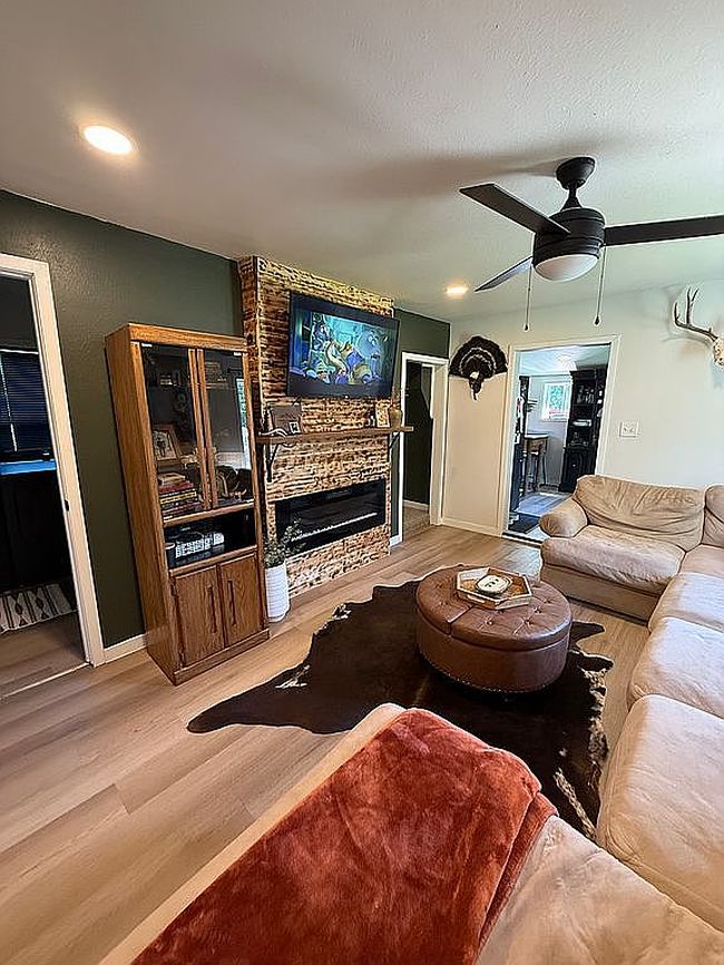 Photo of 707 1st Ave S, Lake Norden, SD