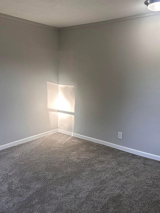 Image of 1164 S Conway Ave