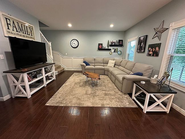 Photo of 504 Dogwood Ct, North Aurora, IL