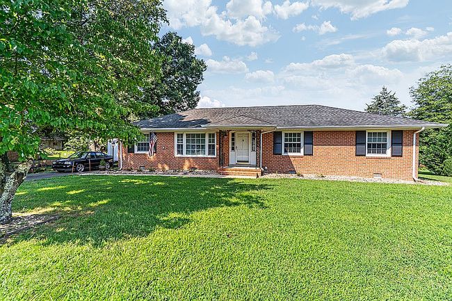 Photo of 7477 Lexington Dr, Mechanicsville, VA
