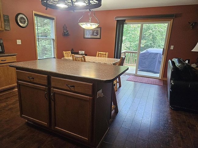 Photo of 102 Maid Marian Way, Roscommon, MI