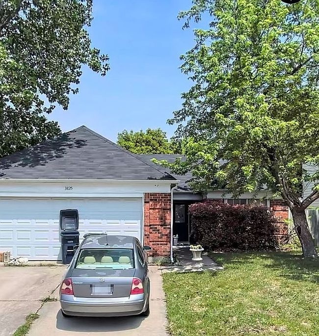 Image of 3825 Huckleberry Dr