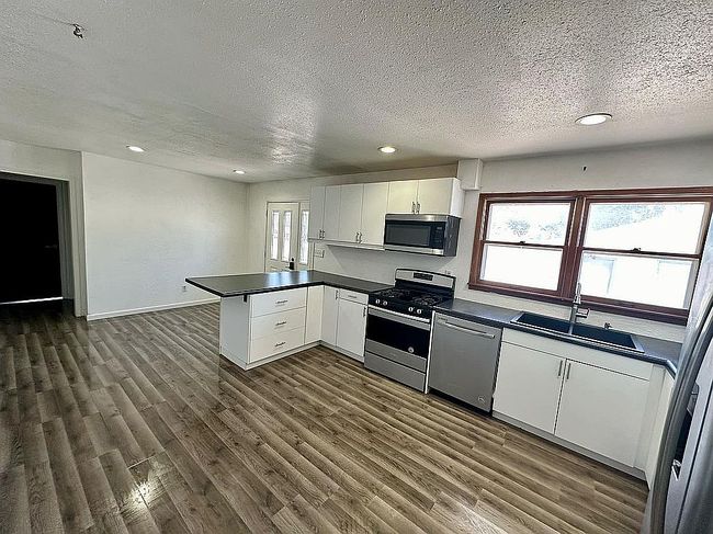 Preview of property located at 1239 S Hackett Rd