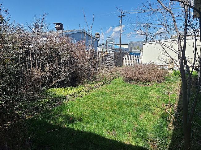 Image of 2015 6th Ave Space 14