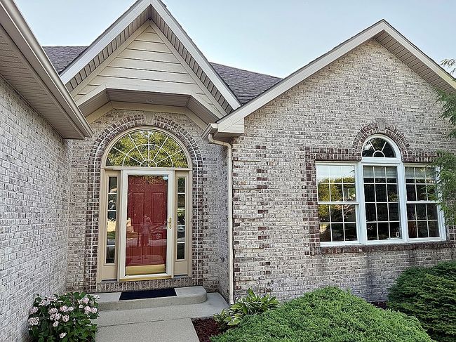Photo of 1838 Hunters Cove Cir, Kokomo, IN