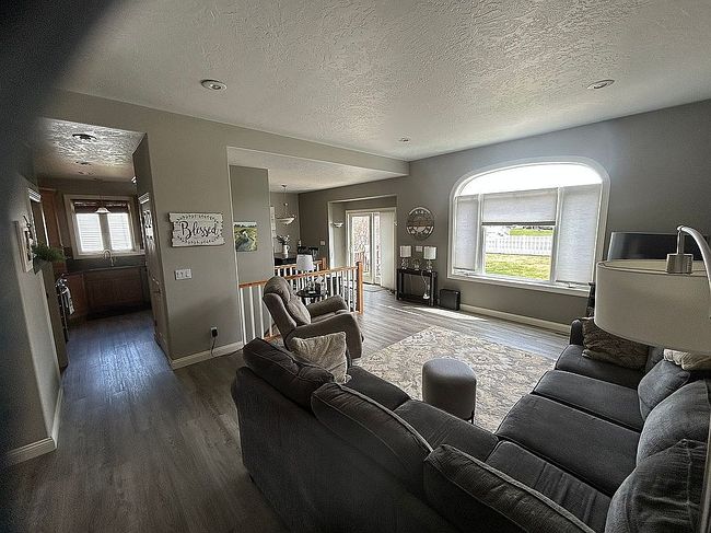 Photo of 1908 16th Ct W, Williston, ND