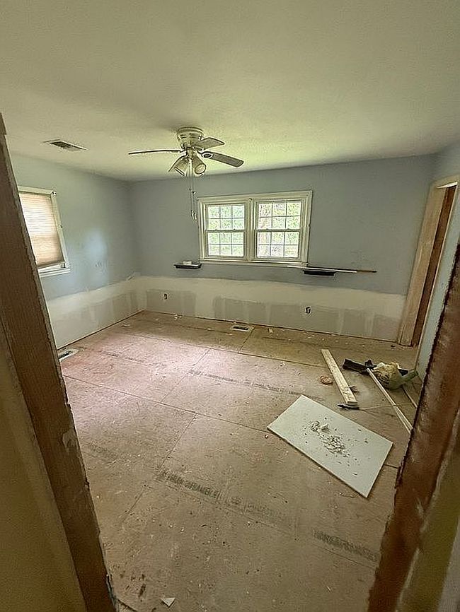 Image of 242 Swallow Ave