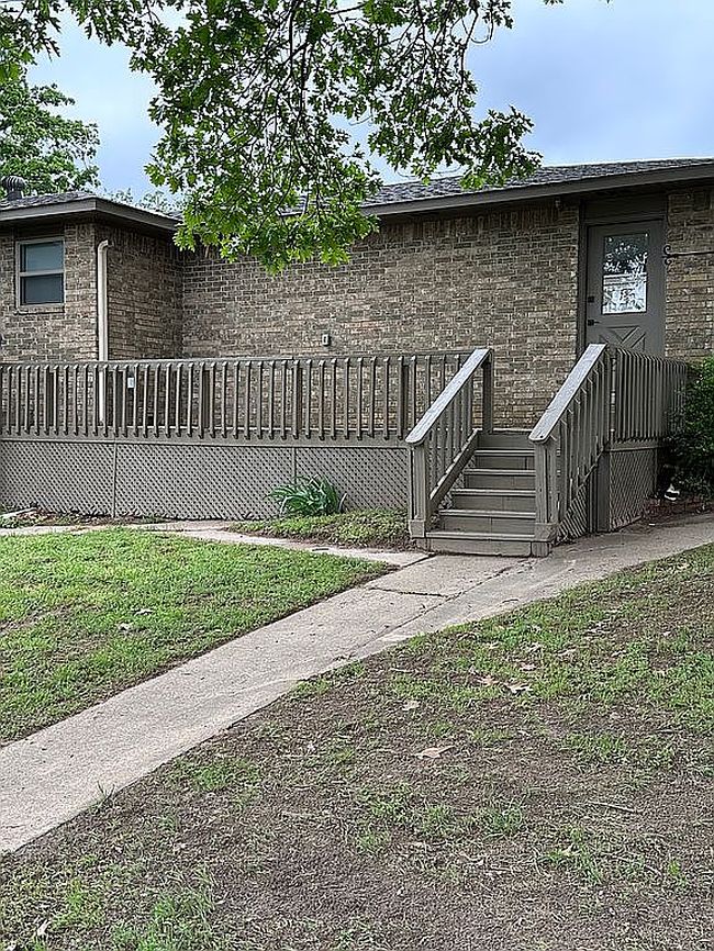 Image of 2034 E Mcgill Cir
