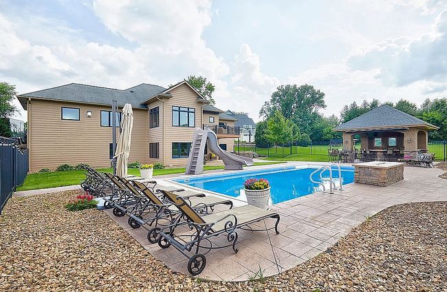 Photo of 9127 Nw 72nd Cir, Johnston, IA