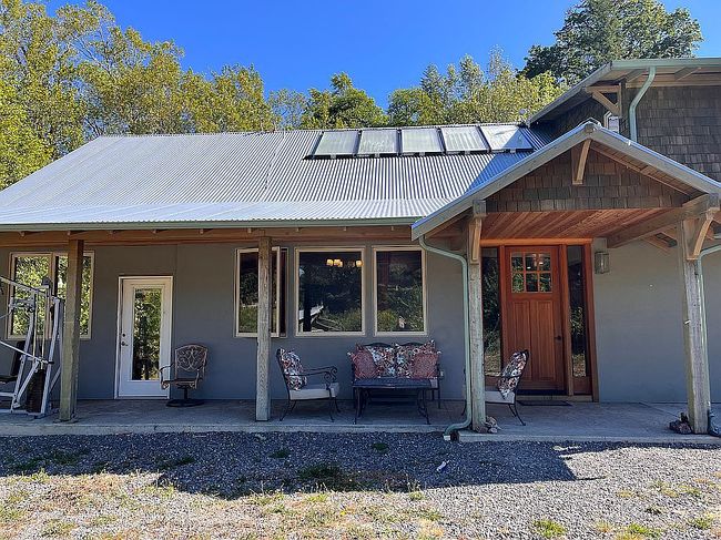 Photo of 99898 S Bank Chetco Rd, Brookings, OR