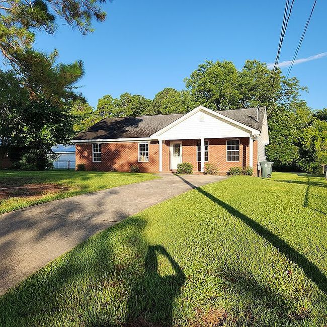 Photo of 706 Dogwood Trl, Dothan, AL