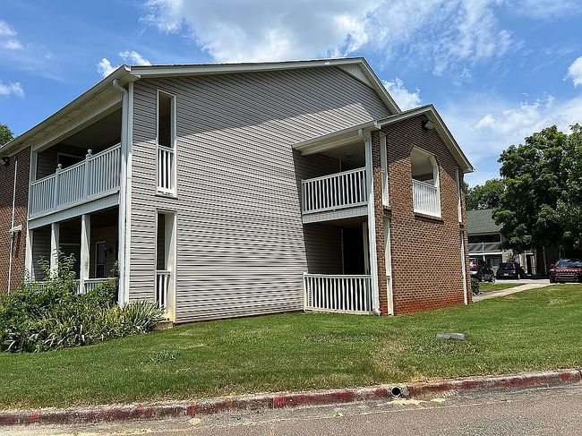 Photo of 6611 Willow Pointe Dr Nw Apt C, Huntsville, AL