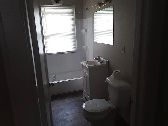 Photo of 3232 Ruckle St, Saginaw, MI