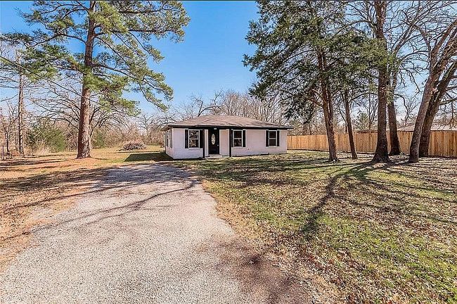 Photo of 13 Merlin Spur, Huntsville, TX