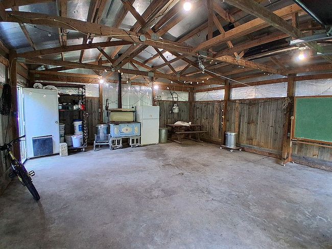 Photo of 9046 S Chapel Hill Rd, Heltonville, IN