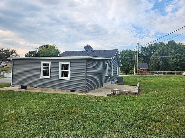 Image of 331 Center St