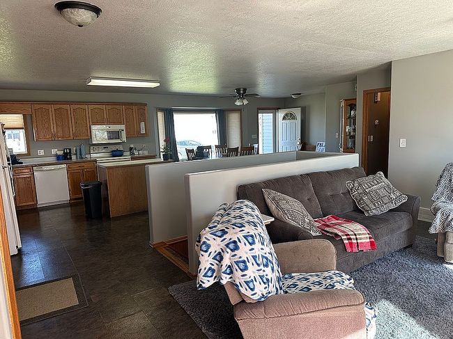 Image of 914 2nd Ave Nw